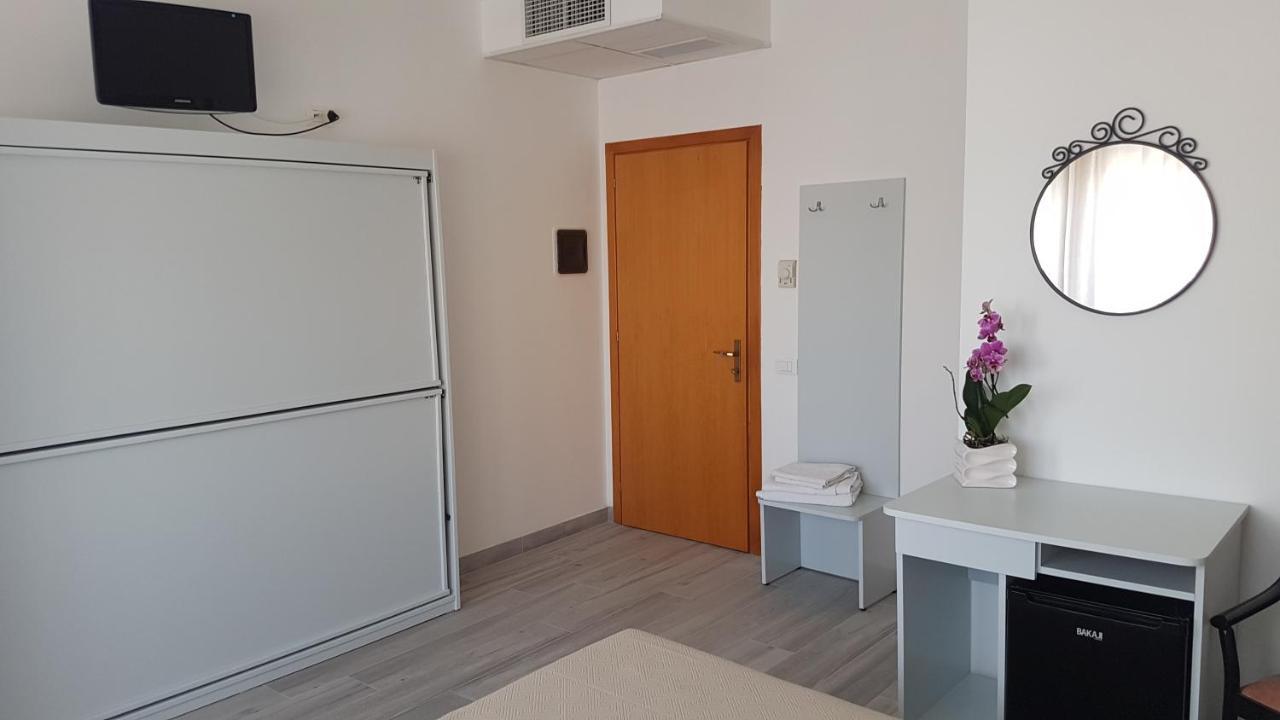 Albergo Paris Sottomarina Exterior foto
