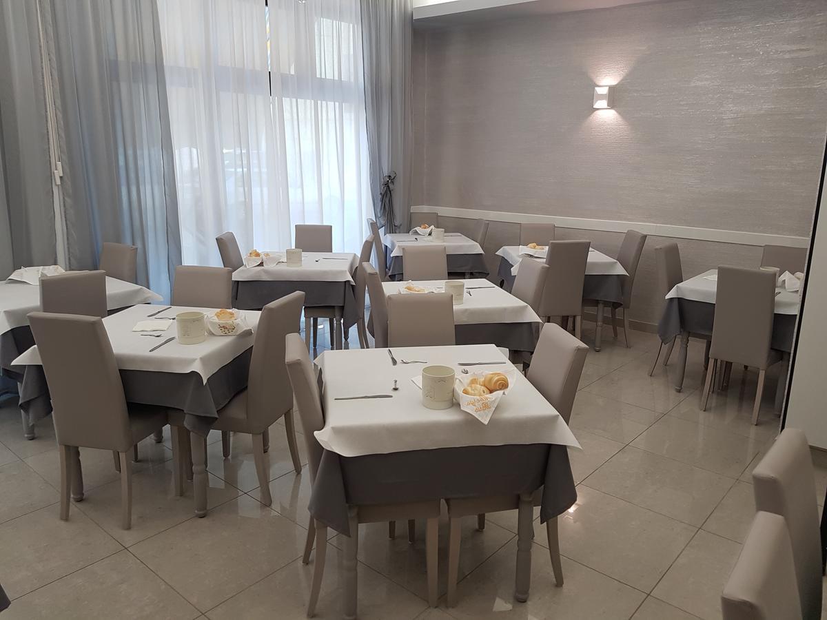 Albergo Paris Sottomarina Exterior foto