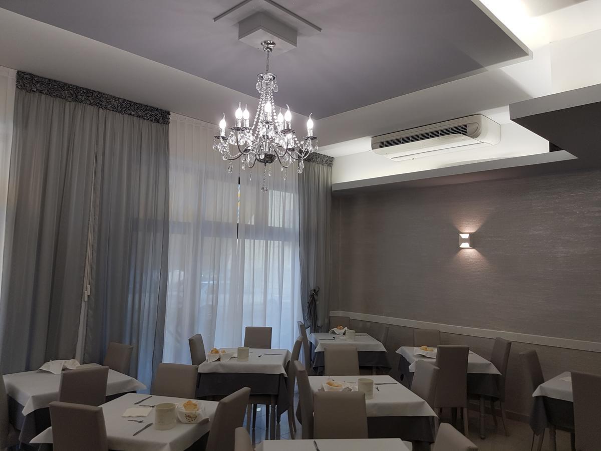 Albergo Paris Sottomarina Exterior foto