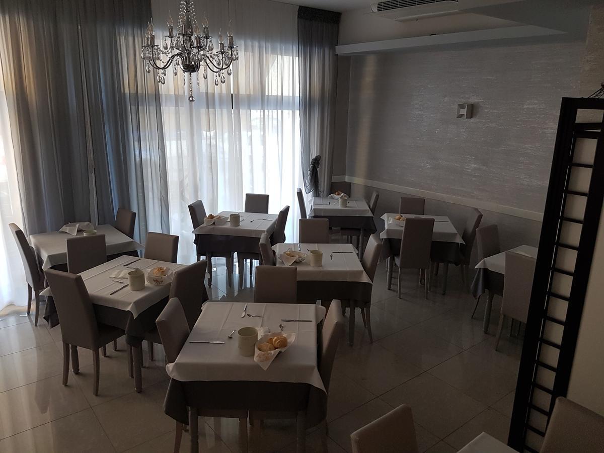 Albergo Paris Sottomarina Exterior foto